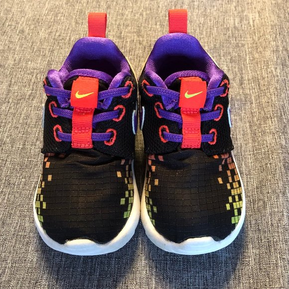 NIKE shoes slip-on, toddler Size 5C, flexible rubber soles, black & multi-color - Picture 3 of 7